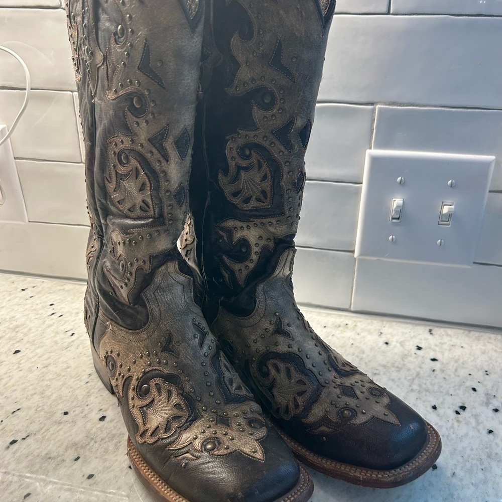 Women’s Lucchese boots. Size 8.
